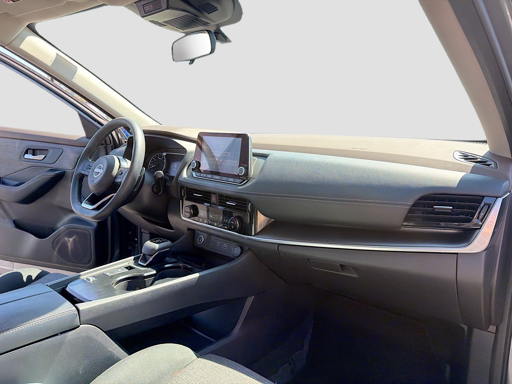 Used 2022 Nissan Rogue SV FWD image 5