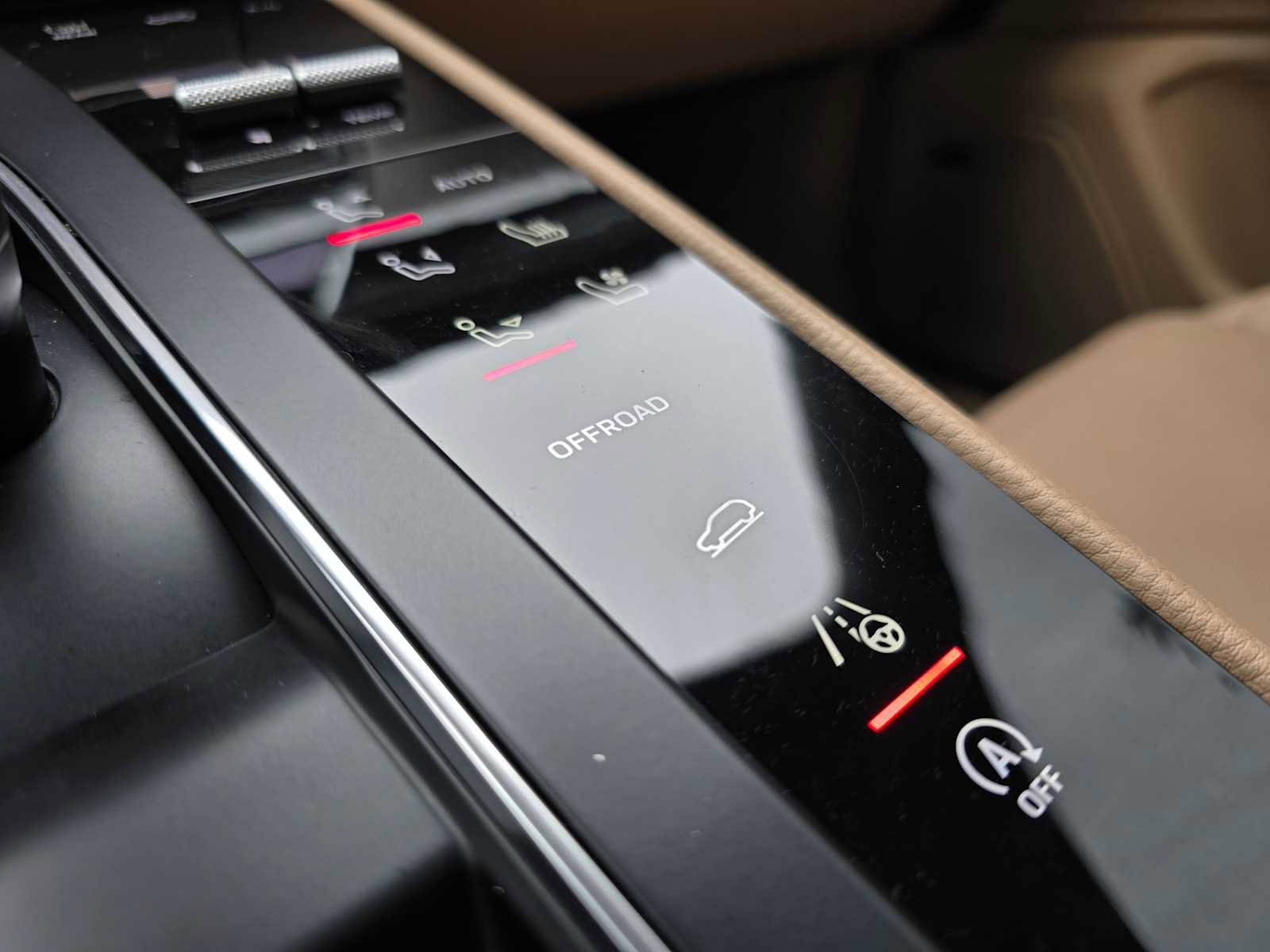 Used 2025 Porsche Macan image 33