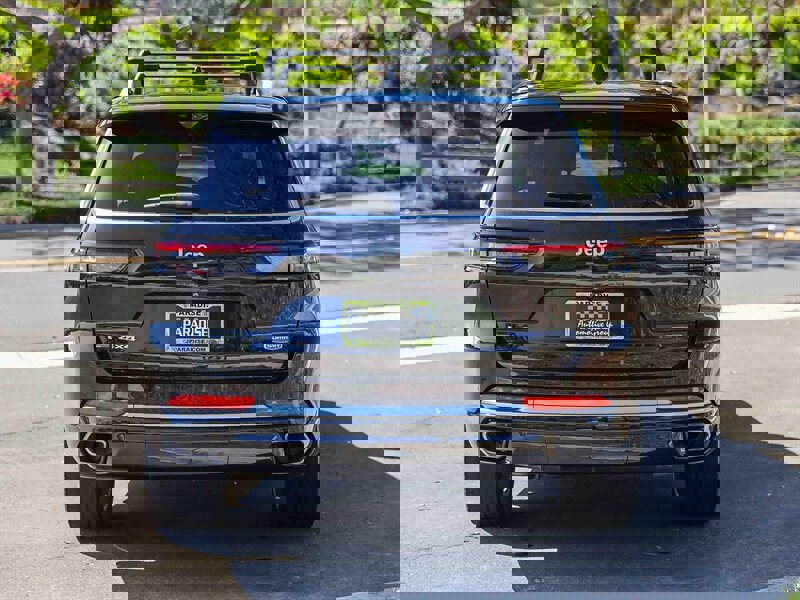 Used 2021 Jeep Grand Cherokee L Summit image 4