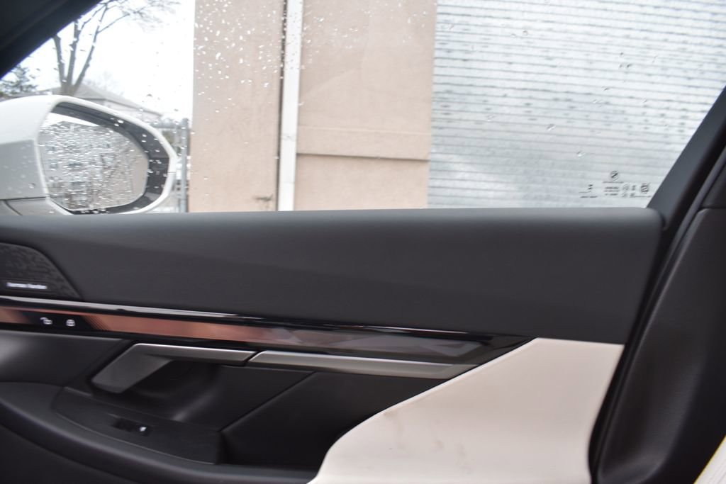 Used 2024 BMW i5 eDrive40i image 20