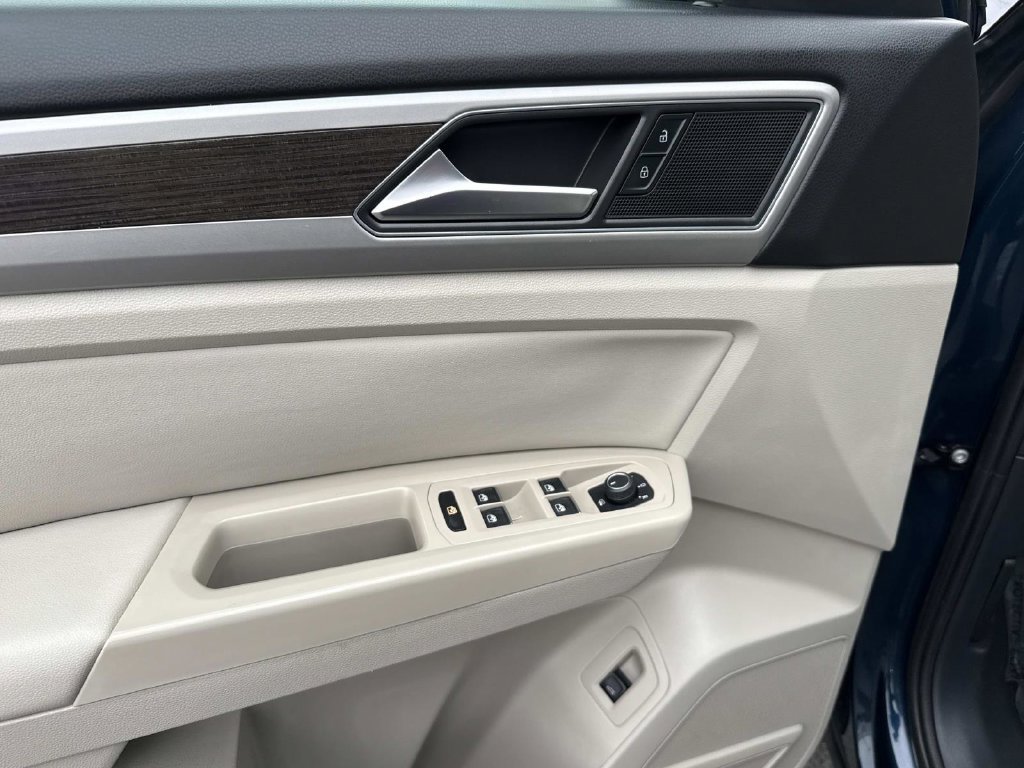 Used 2019 Volkswagen Atlas SE w/ Panoramic Sunroof Package AWD/4WD image 18