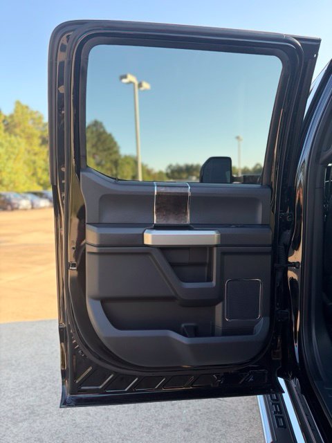 Used 2022 Ford F350 Lariat w/ Lariat Ultimate Package AWD/4WD image 22