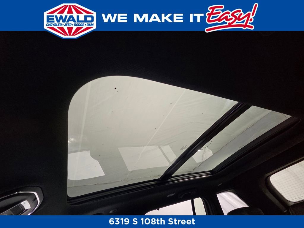 New 2025 Jeep Grand Cherokee Limited w/ Luxury Tech Group II image 10