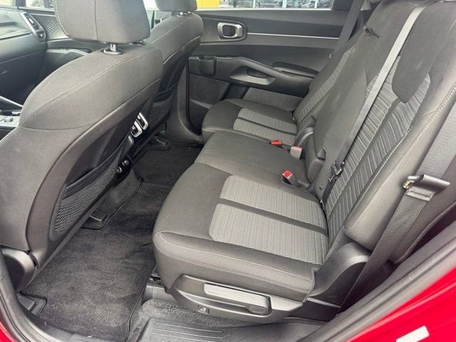 Used 2022 Kia Sorento LX image 11