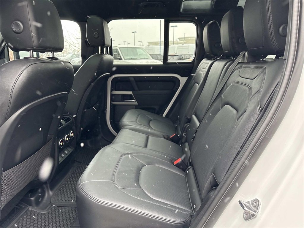 Used 2023 Land Rover Defender 110 S image 12