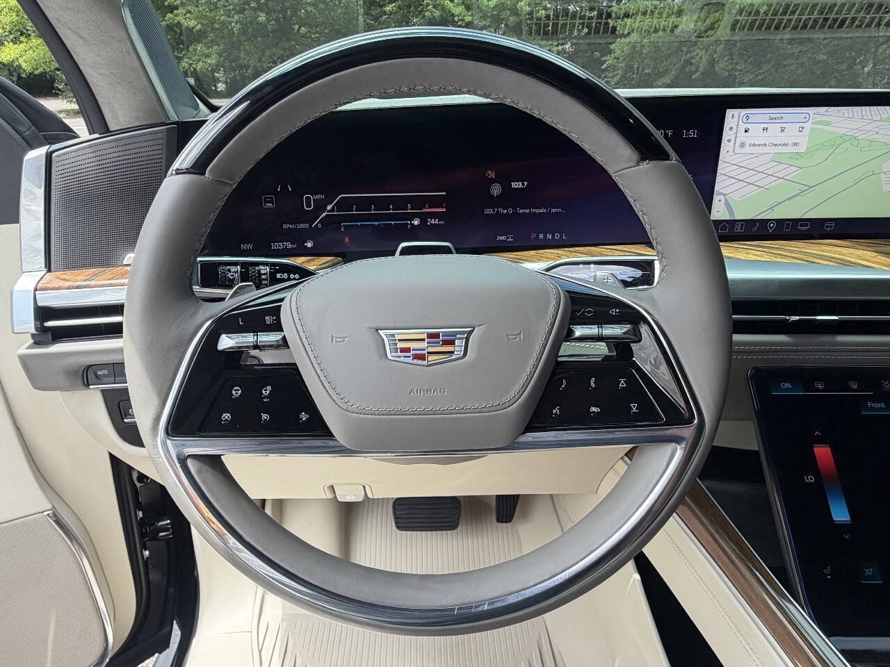 Used 2026 Cadillac Escalade Platinum Sport w/ LPO, ONYX Package AWD/4WD image 10