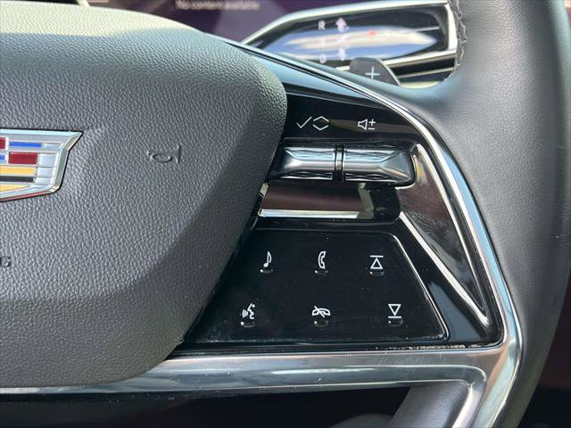 Used 2025 Cadillac Escalade ESV Sport w/ LPO, ONYX Package AWD/4WD image 27