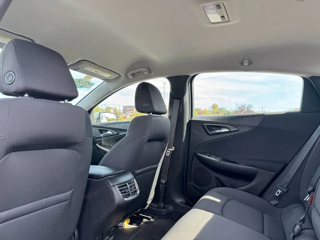 Used 2017 Chevrolet Malibu LT w/ Driver Confidence Package image 22