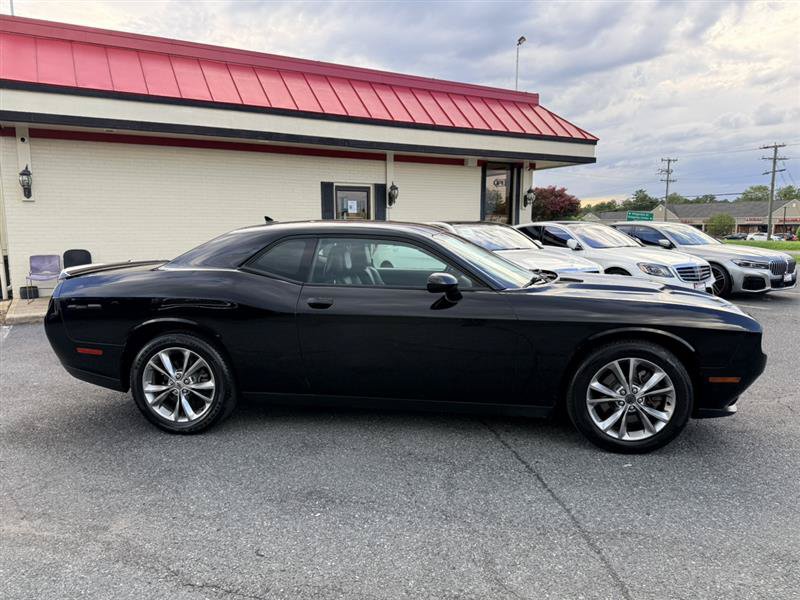 Used 2020 Dodge Challenger SXT w/ Plus Package AWD/4WD image 4