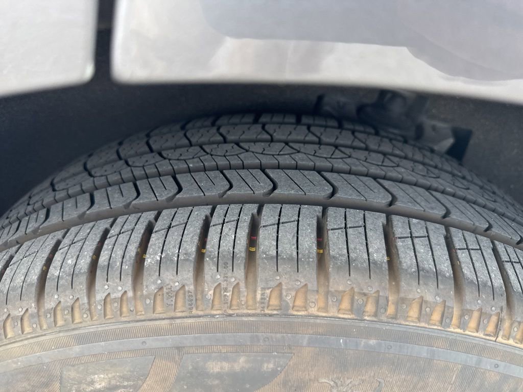 Used 2021 Ford Edge SEL image 15