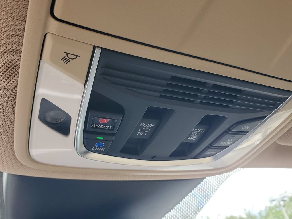 Certified 2024 Acura MDX FWD w/ Technology Package image 35