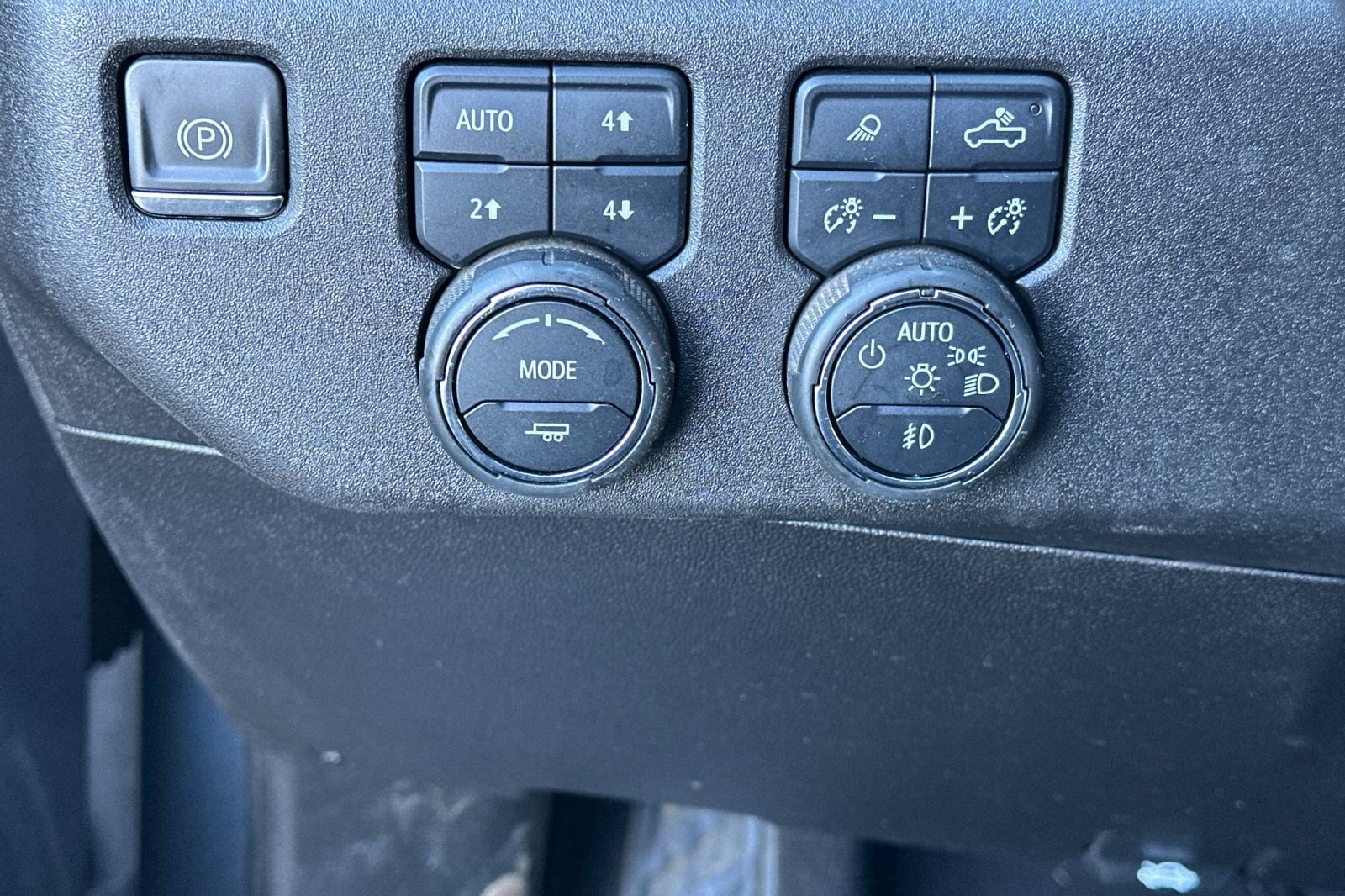 Used 2024 Chevrolet Silverado 3500 High Country w/ Technology Package image 33