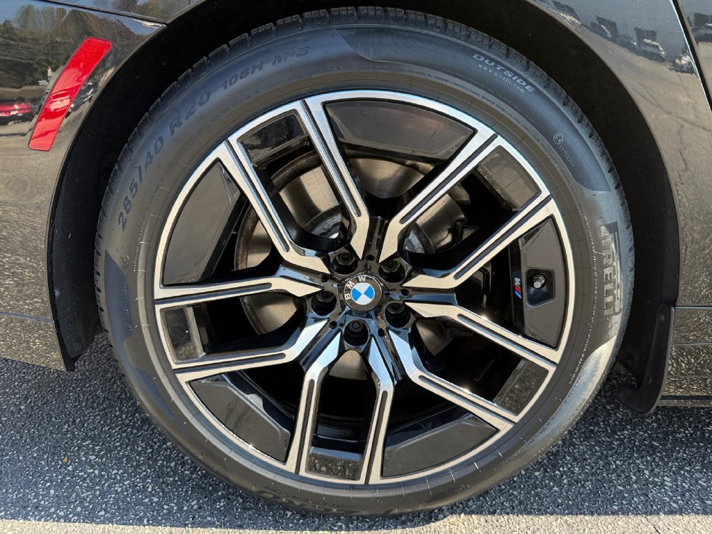 Used 2026 BMW 750e xDrive AWD/4WD image 17