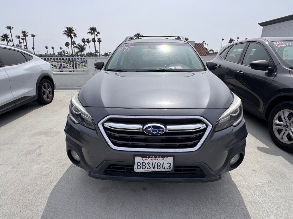 Used 2018 Subaru Outback 2.5i Limited image 2