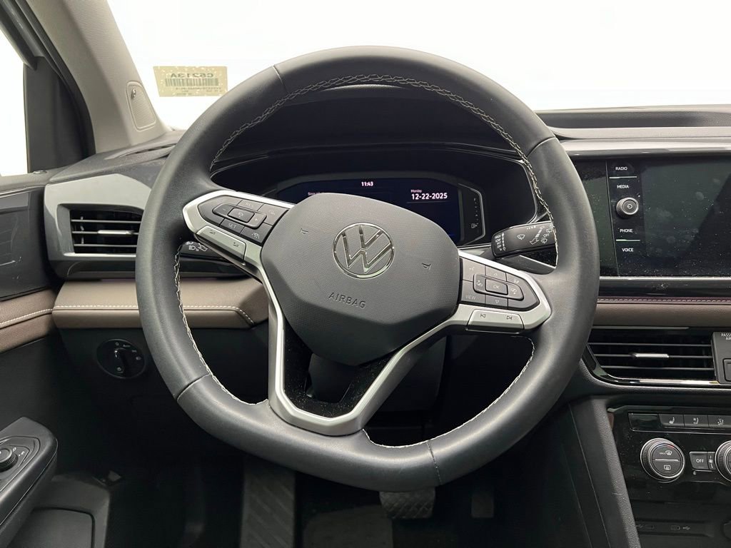 Used 2024 Volkswagen Taos SEL image 16