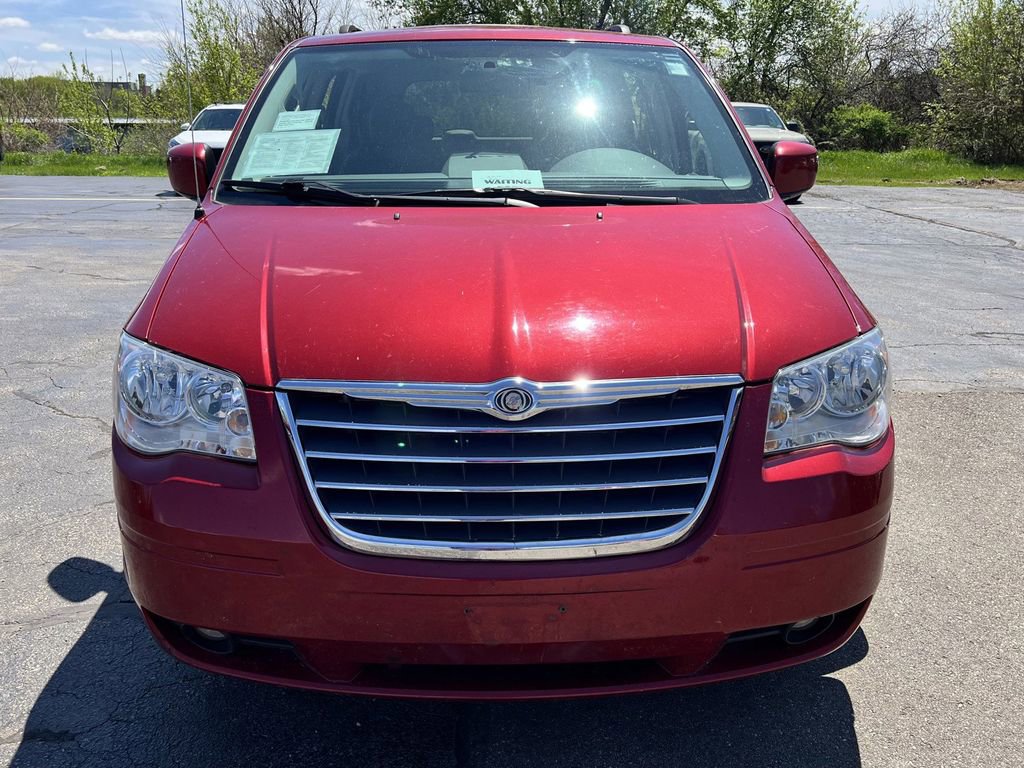 Used 2010 Chrysler Town & Country Touring FWD image 34