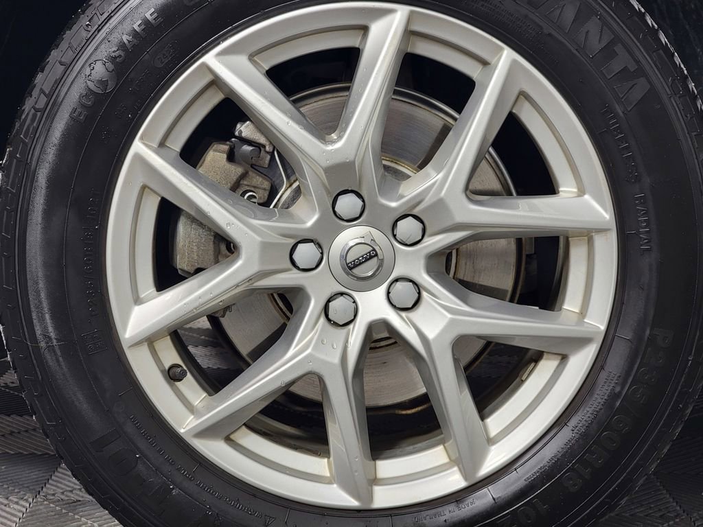 Used 2019 Volvo XC60 T5 Momentum w/ Premium Package image 14