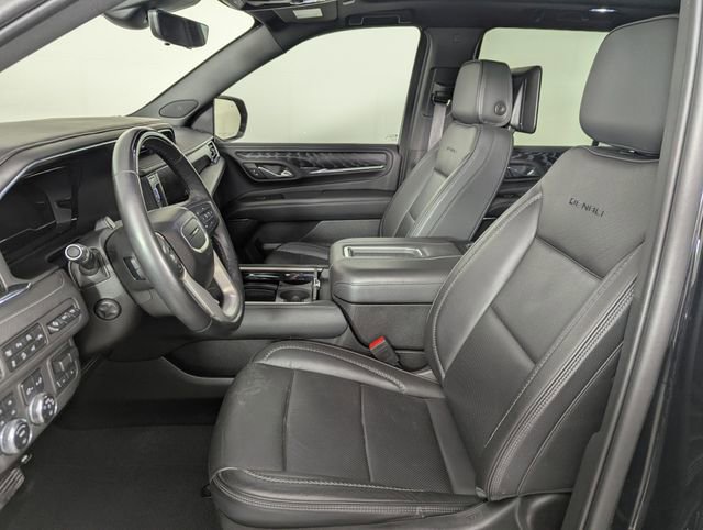 Used 2023 GMC Yukon Denali w/ Denali Reserve Package image 10