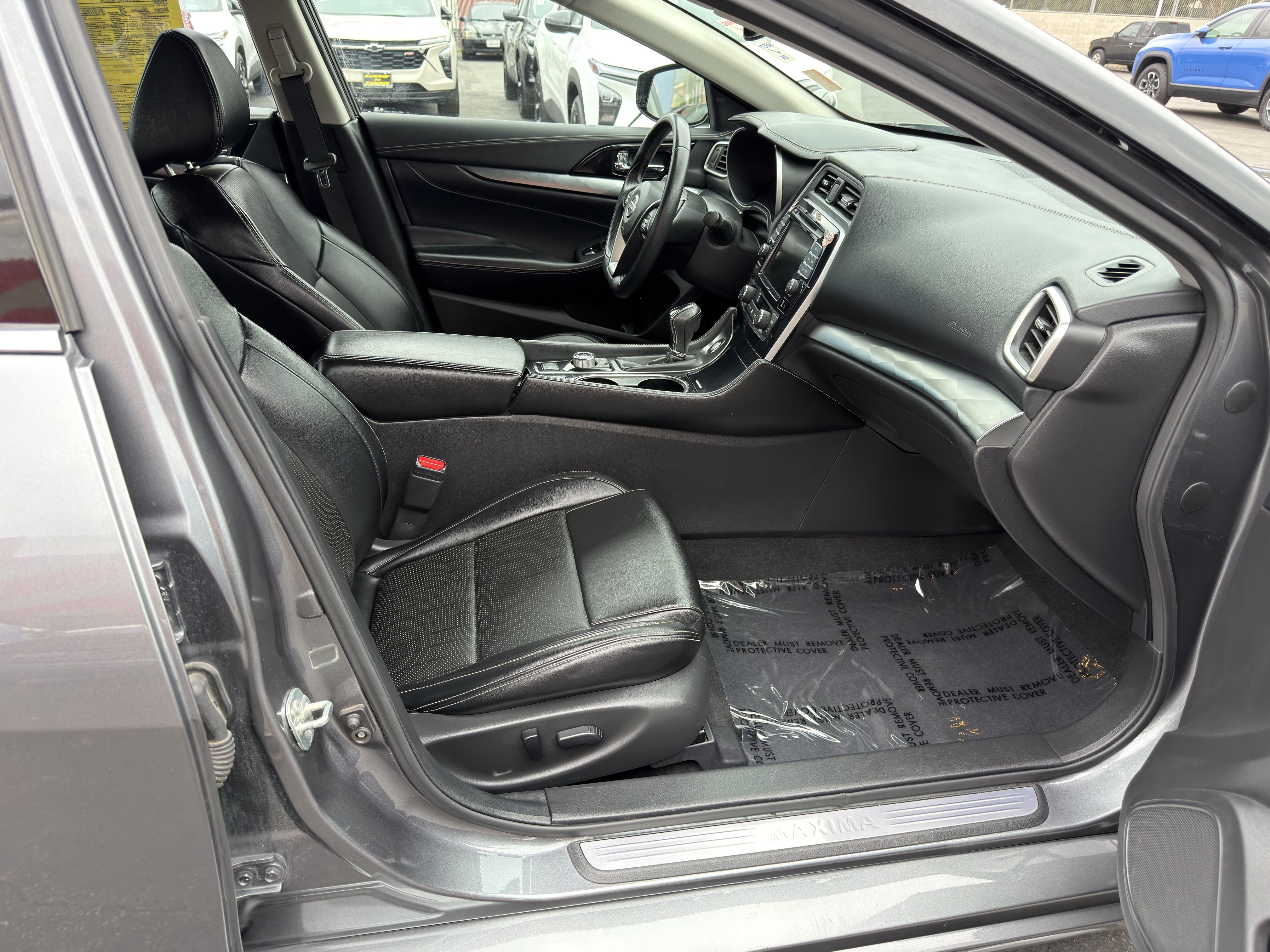 Used 2023 Nissan Maxima SV w/ Floor Mat Group FWD image 10