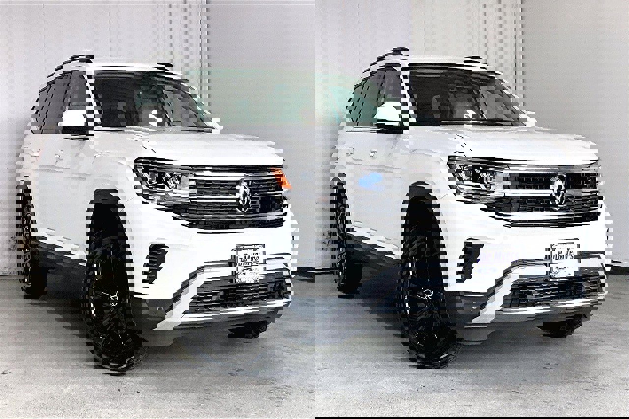 Used 2022 Volkswagen Atlas SE w/ Black Wheel Package