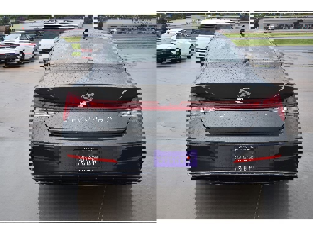 New 2025 Hyundai Elantra SEL image 9