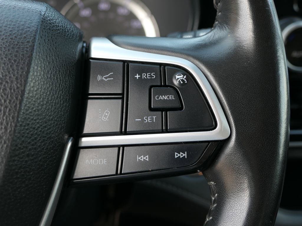 Used 2023 Toyota Highlander XSE image 15