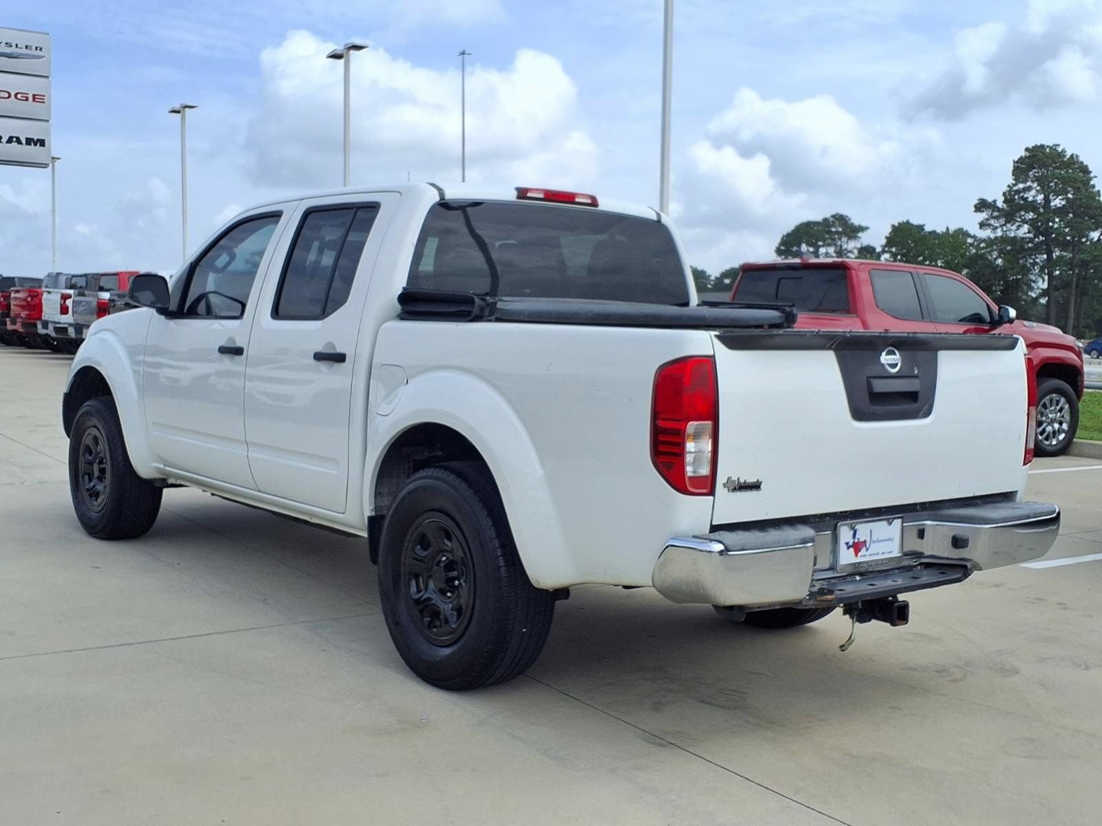 Used 2015 Nissan Frontier S RWD image 2
