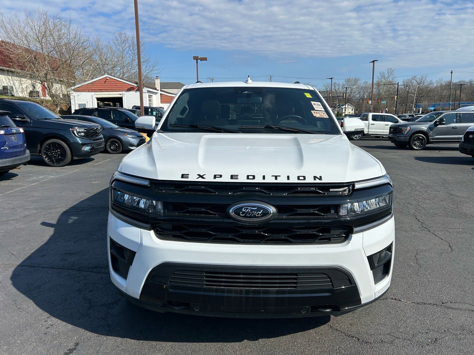 Used 2023 Ford Expedition Limited image 2