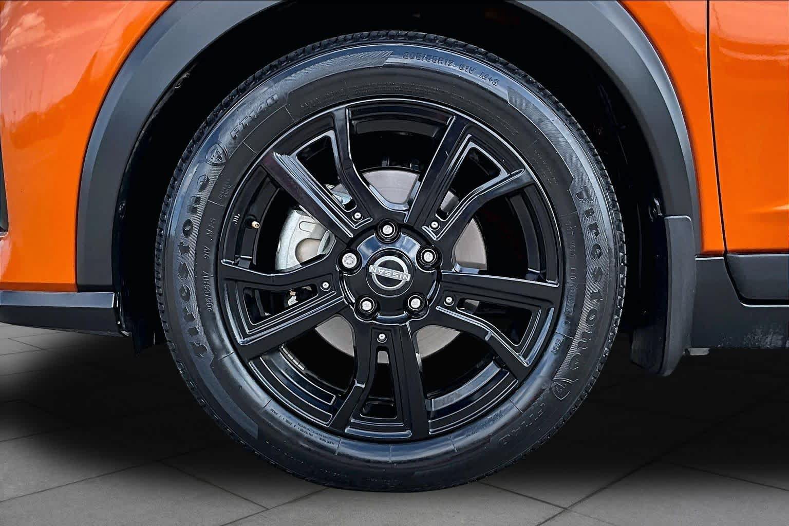 Used 2023 Nissan Kicks SR FWD image 11