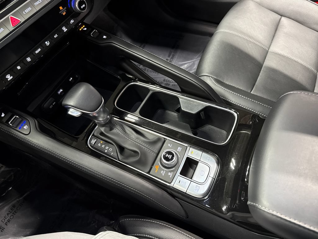 Used 2025 Kia Telluride SX w/ SX Captain's Chair Package AWD/4WD image 24