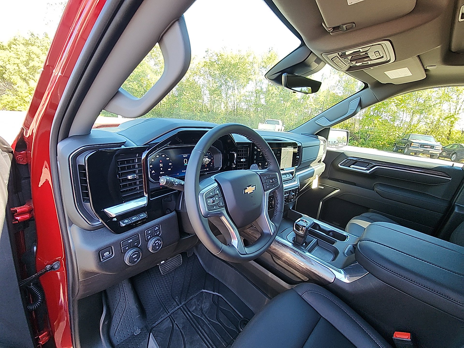 Used 2026 Chevrolet Silverado 1500 LTZ w/ Technology Package image 15