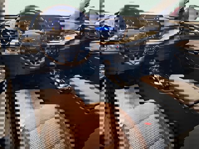 Used 2025 Chevrolet Trax LT image 18