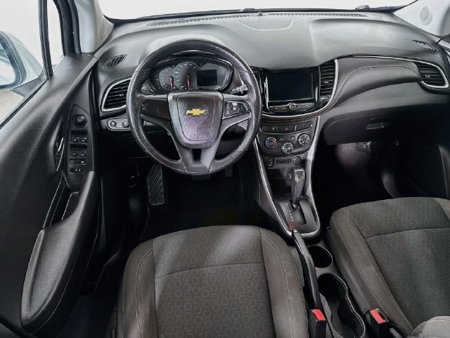 Used 2018 Chevrolet Trax LS FWD image 4