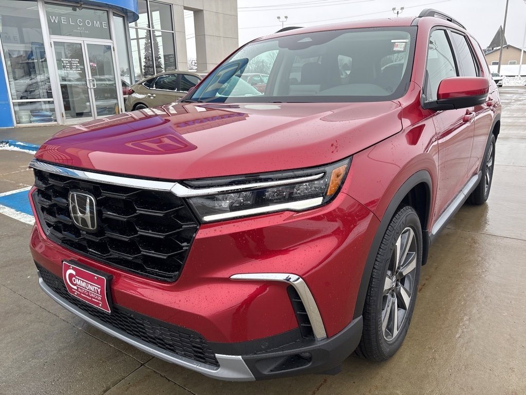 New 2025 Honda Pilot Touring image 7