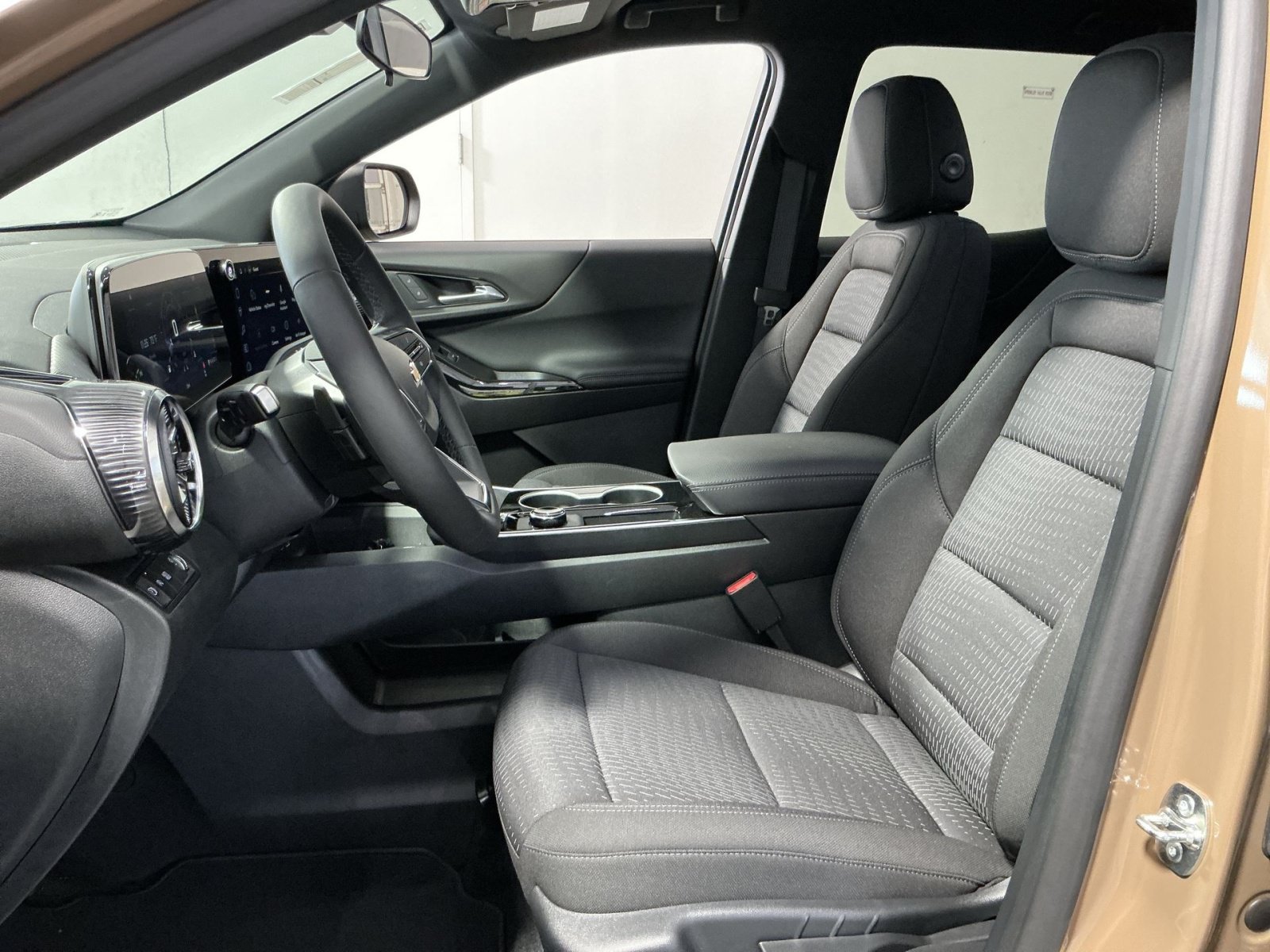 New 2027 Chevrolet Equinox LT FWD image 14