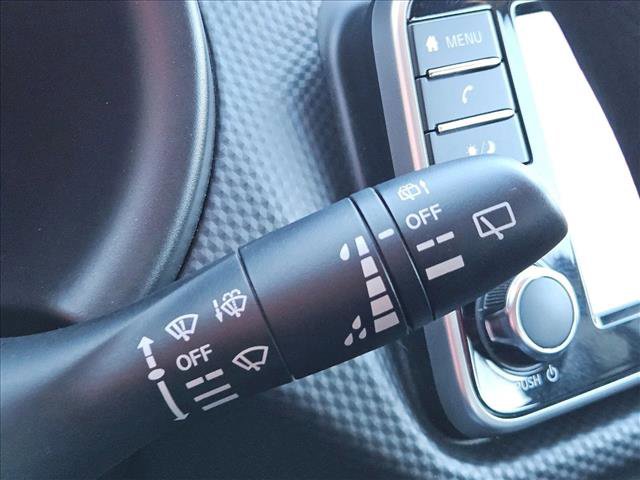 Used 2022 Nissan Kicks S image 15