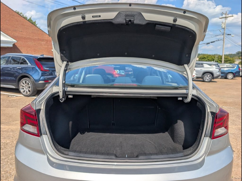 Used 2020 Hyundai Elantra SE FWD image 22