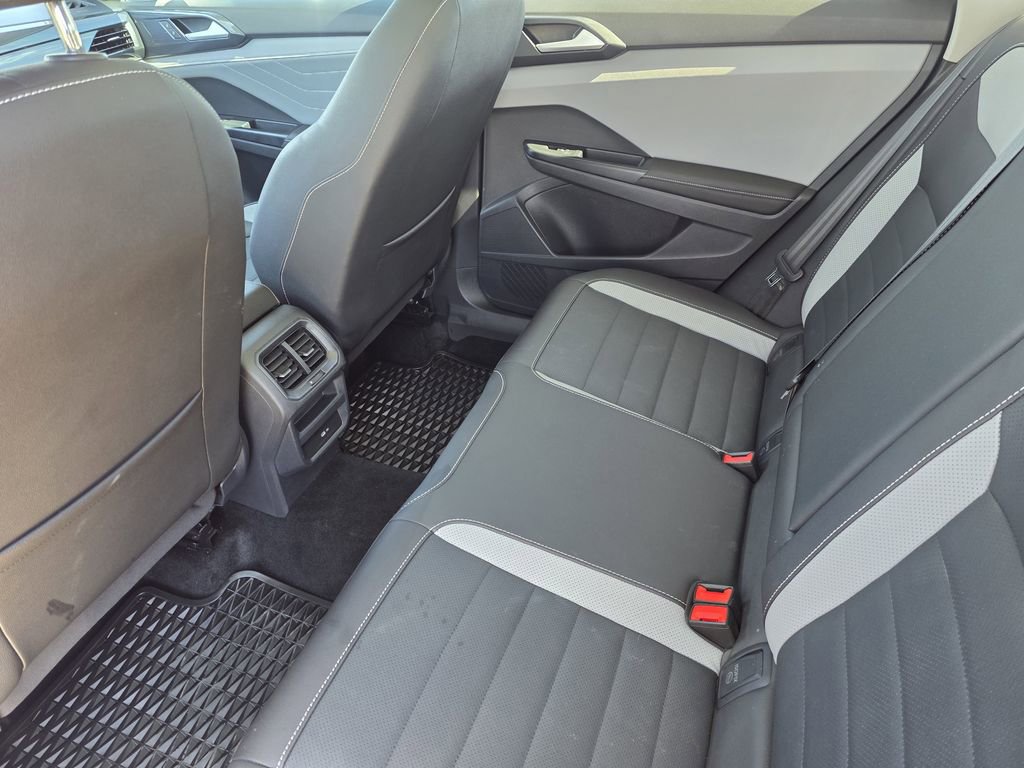 Used 2024 Volkswagen Taos SEL image 20