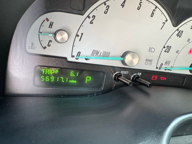 Used 2002 Ford Thunderbird Deluxe RWD image 14