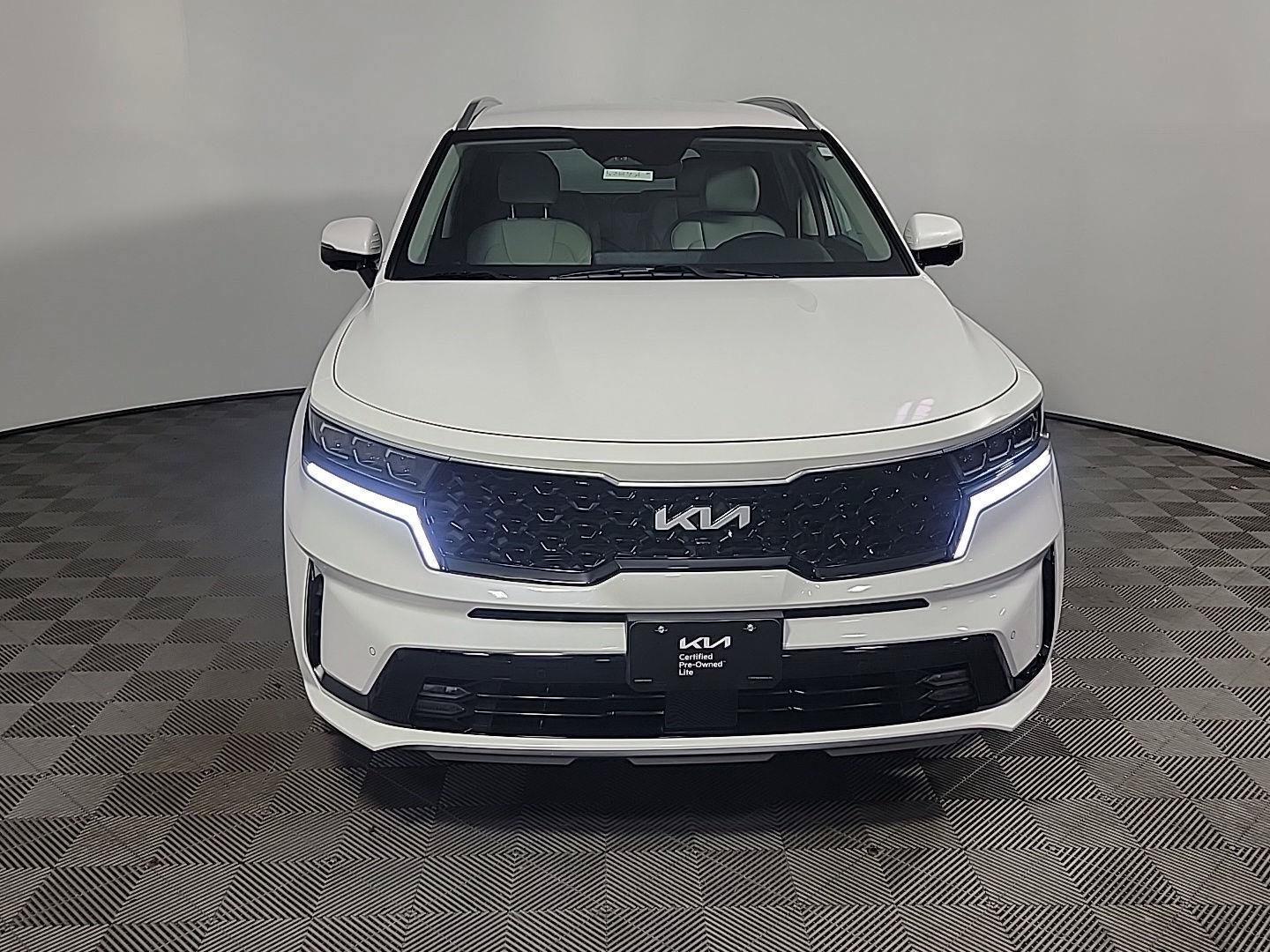Certified 2023 Kia Sorento SX Prestige AWD/4WD image 13