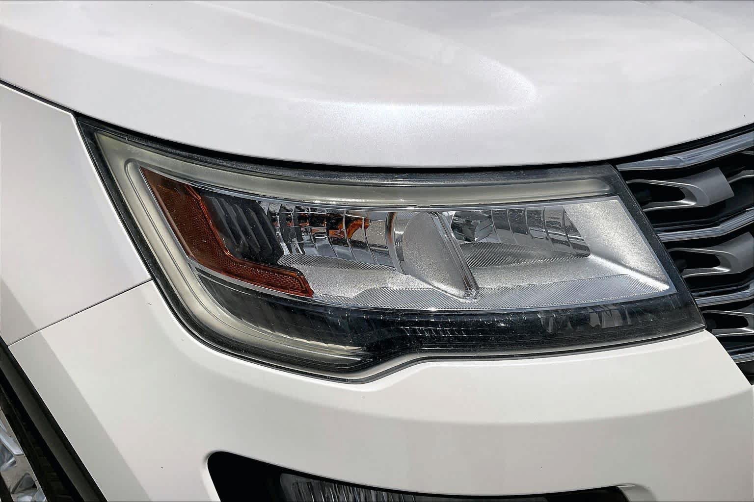 Used 2017 Ford Explorer Limited w/ Equipment Group 301A FWD image 28