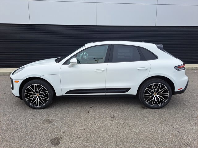 Used 2026 Porsche Macan AWD/4WD image 2