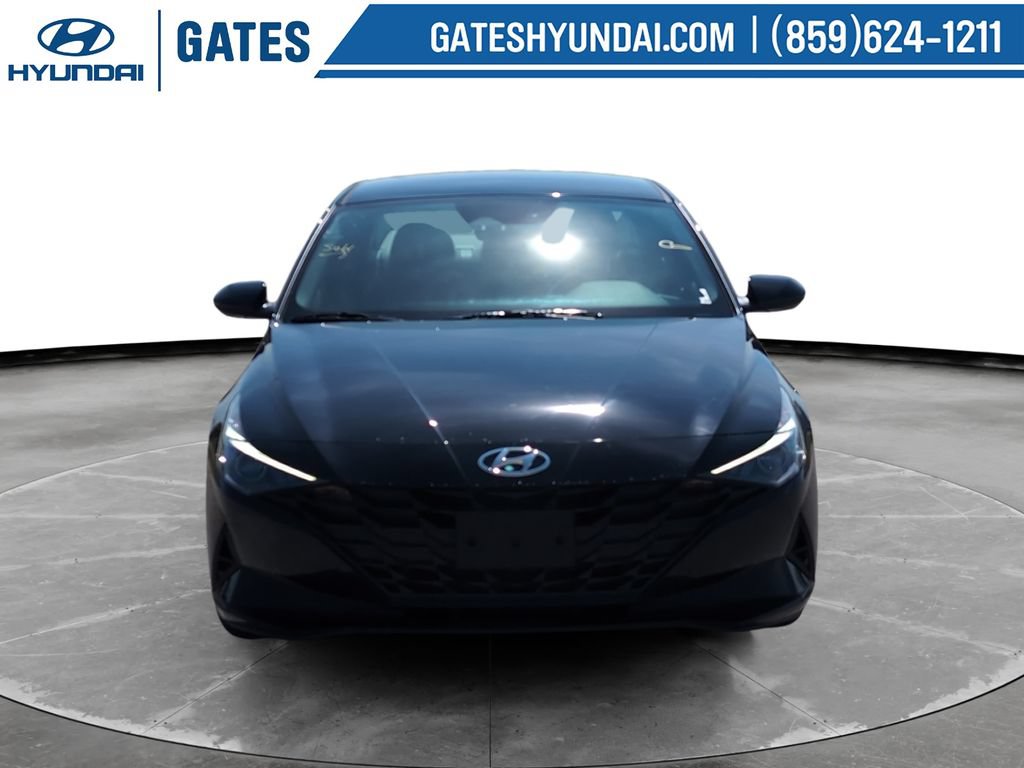 Used 2021 Hyundai Elantra SE FWD image 4