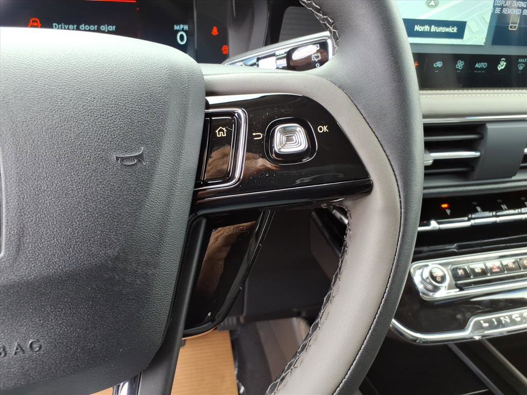 New 2026 Lincoln Corsair Premiere w/ Rear Removable Package Tray image 18