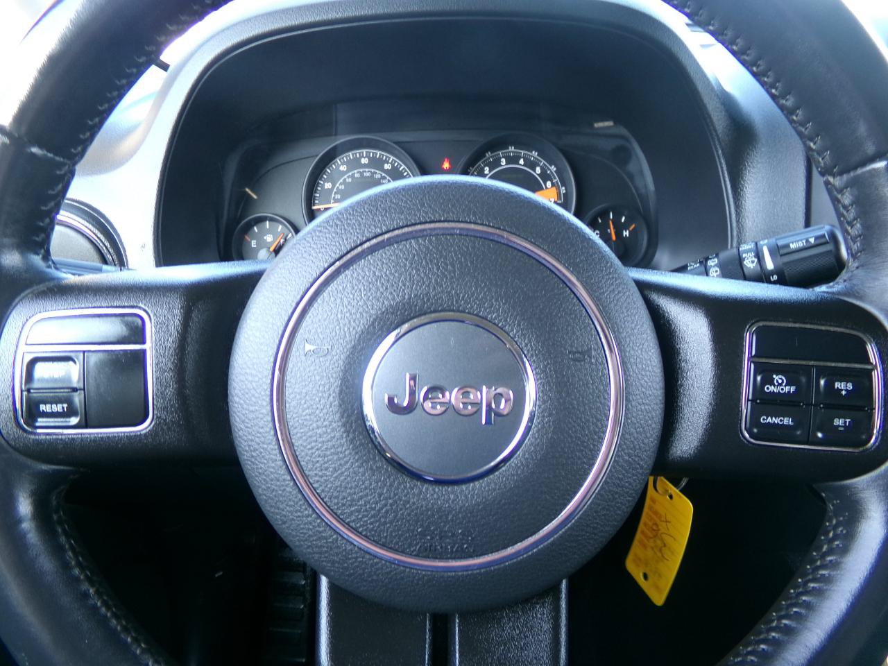 Used 2015 Jeep Patriot Latitude w/ All Weather Capability Group AWD/4WD image 12