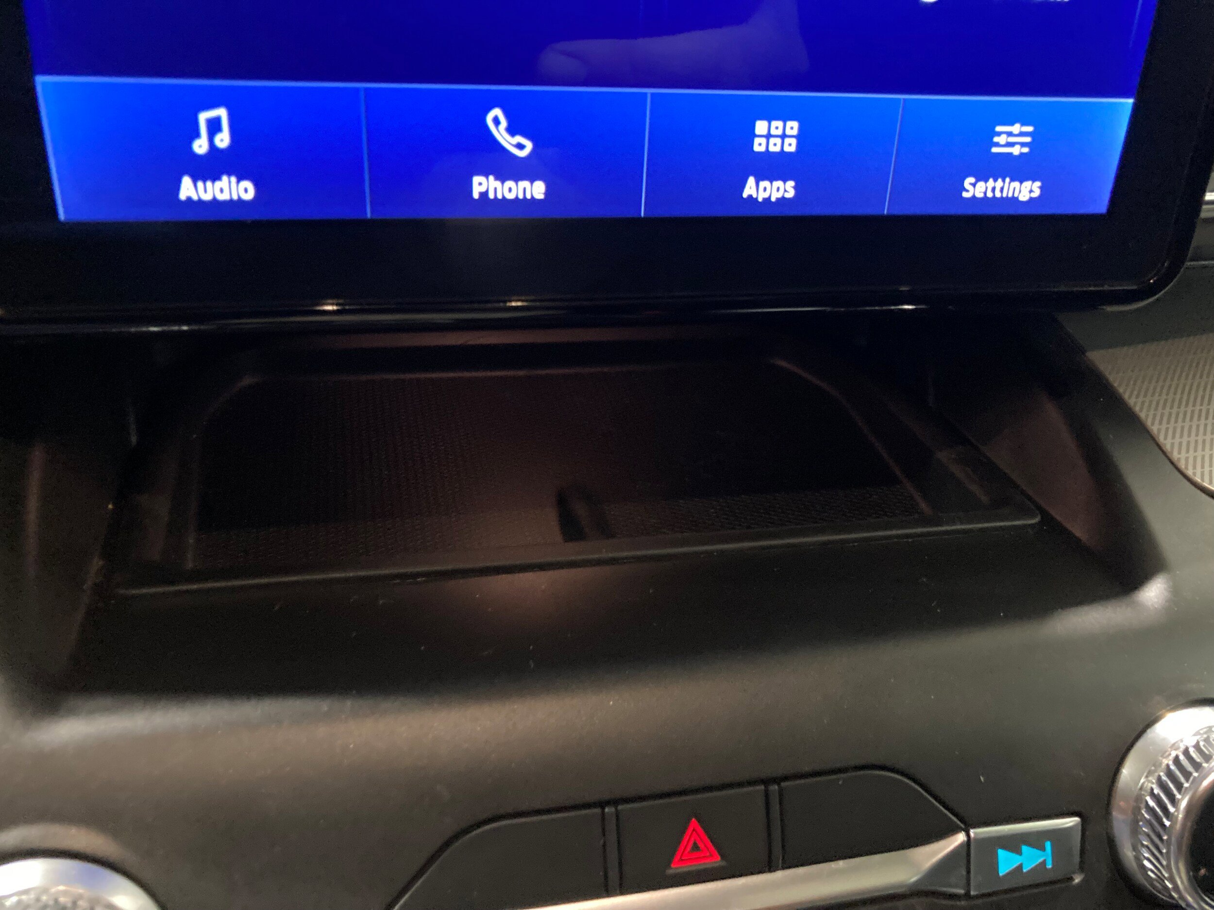 Used 2020 Ford Explorer XLT w/ Equipment Group 202A AWD/4WD image 31