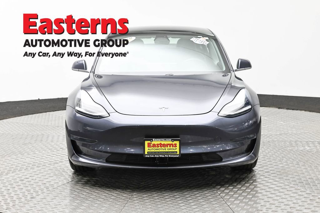 Used 2019 Tesla Model 3 Standard Range image 2