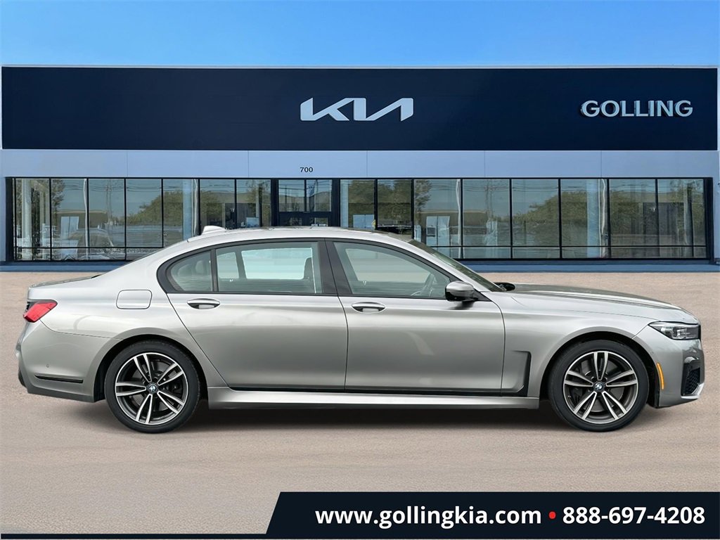 Used 2021 BMW 740i xDrive w/ M Sport Package image 2