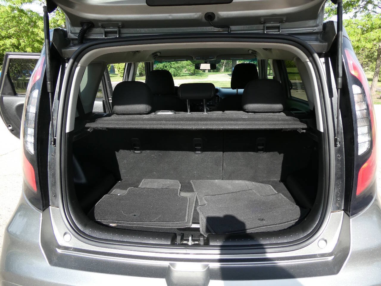 Used 2019 Kia Soul + FWD image 25