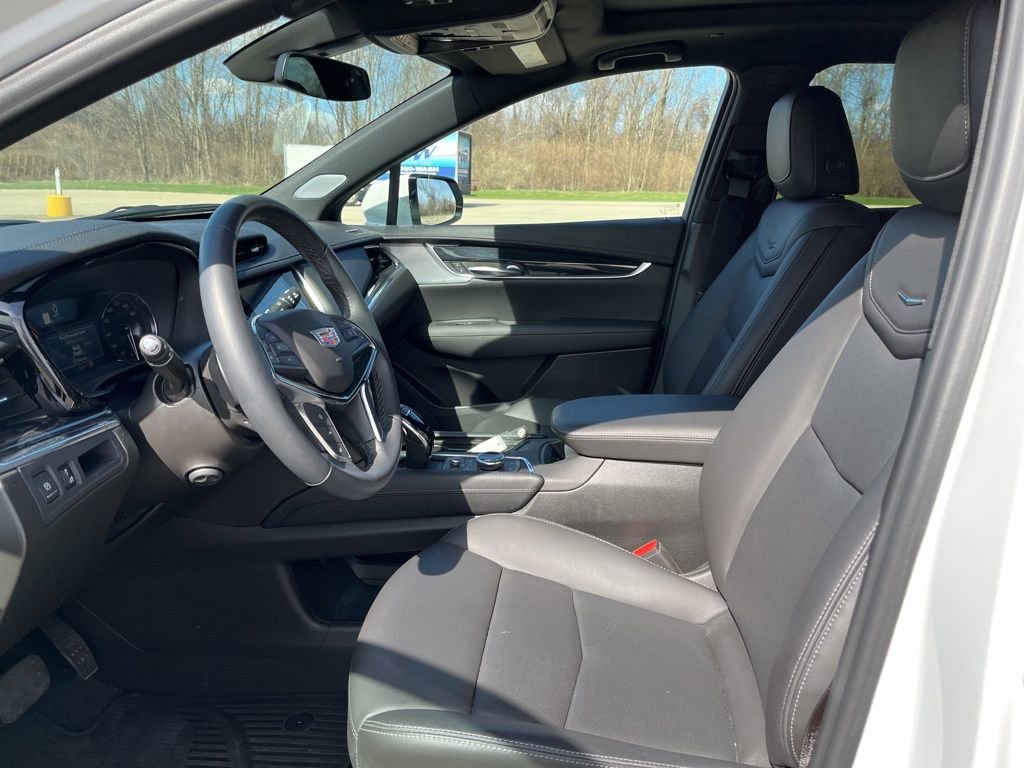 Certified 2023 Cadillac XT5 Premium Luxury image 9
